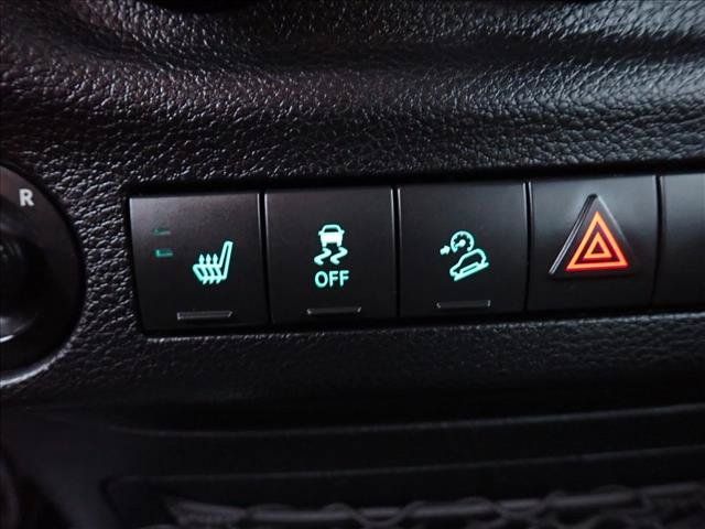 Used 2013 Jeep Wrangler Unlimited Sahara w/ Connectivity Group AWD/4WD image 19
