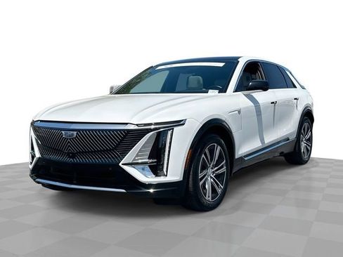 Used 2024 Cadillac Lyriq Luxury AWD/4WD image 1