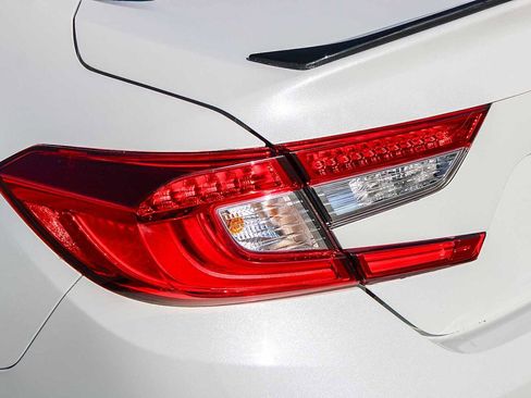 Used 2022 Honda Accord Sport image 7