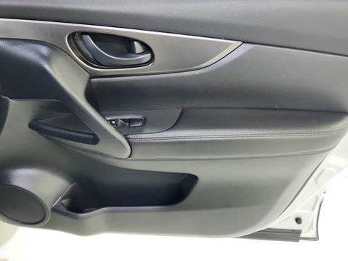 Used 2021 Nissan Rogue Sport S image 25