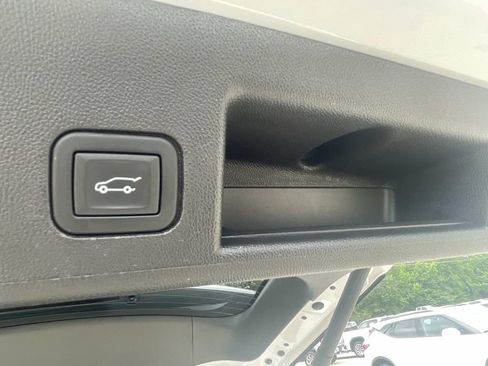 Used 2024 Chevrolet Equinox LT AWD/4WD image 9