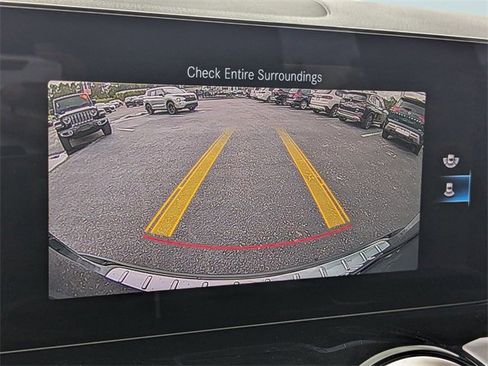 Used 2023 Mercedes-Benz GLA 250 4MATIC image 4