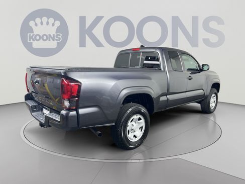 Used 2023 Toyota Tacoma SR w/ SR Convenience Package AWD/4WD image 7