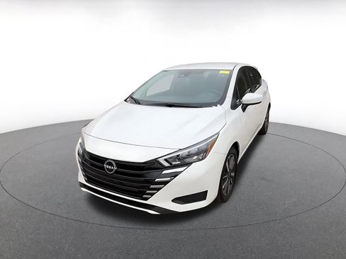 Used 2025 Nissan Versa SV image 7