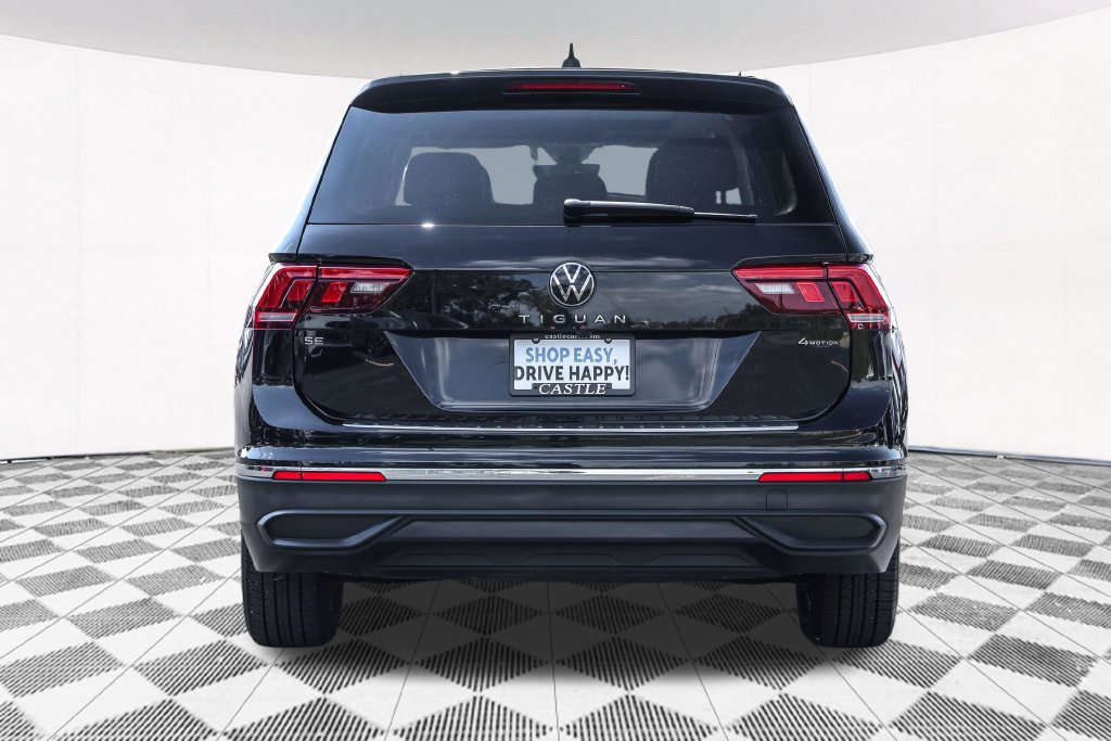 Used 2023 Volkswagen Tiguan SE w/ Panoramic Sunroof Package AWD/4WD image 14