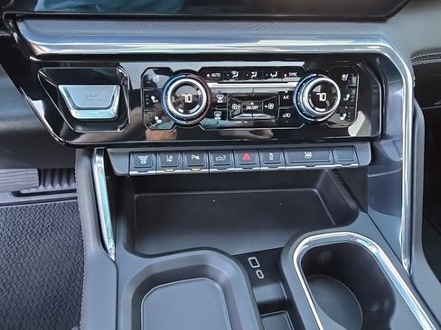 Used 2025 GMC Sierra 3500 Denali image 16