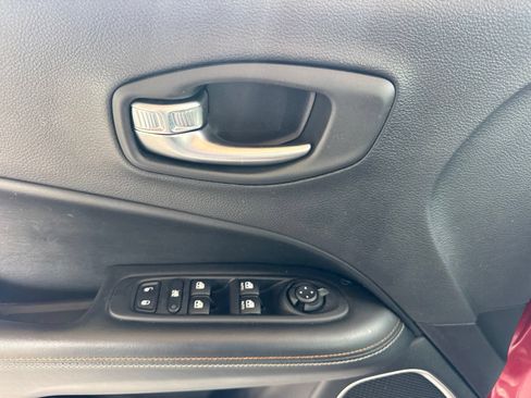 Used 2018 Jeep Compass Sport w/ Tech Group FWD image 21
