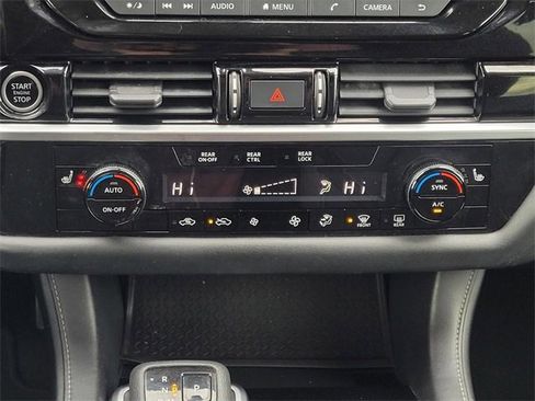 Used 2022 Nissan Pathfinder SV w/ SV Premium Package image 25