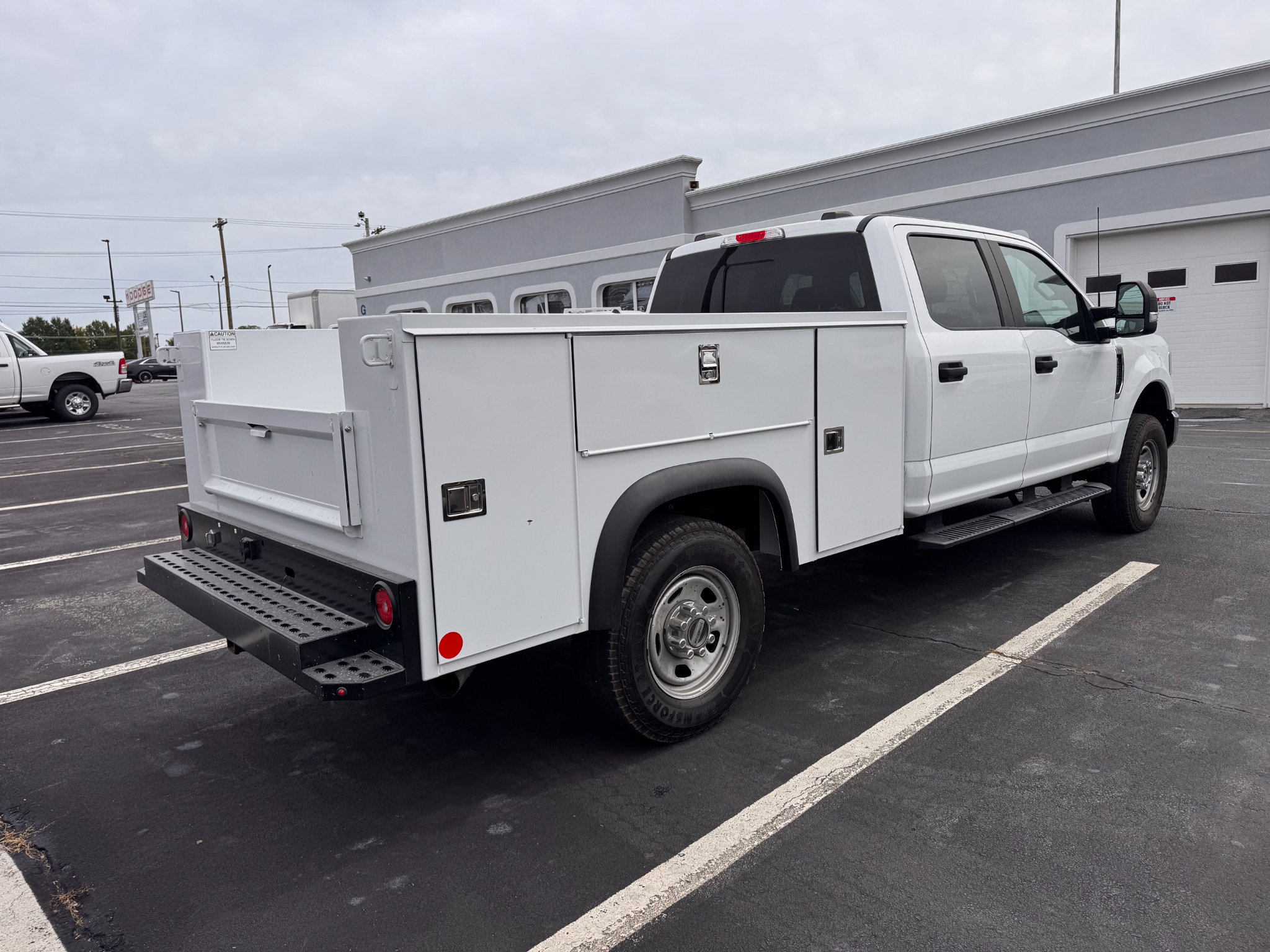 Used 2022 Ford F350 XL w/ Power Equipment Group AWD/4WD image 3