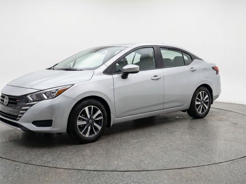 Used 2025 Nissan Versa SV FWD image 3