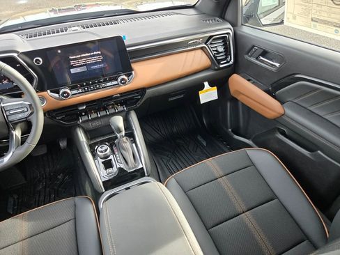 New 2026 GMC Canyon AT4 image 32