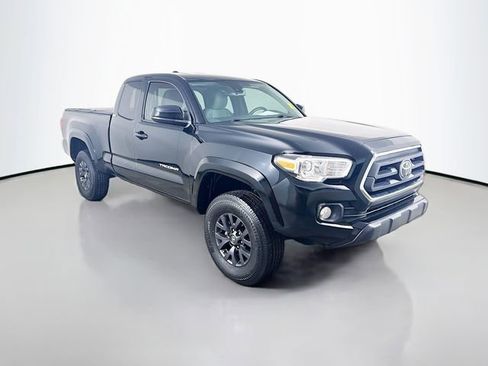 Used 2022 Toyota Tacoma SR5 RWD image 3