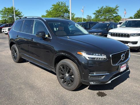 Used 2016 Volvo XC90 T6 Momentum w/ Momentum Plus Package AWD/4WD image 2