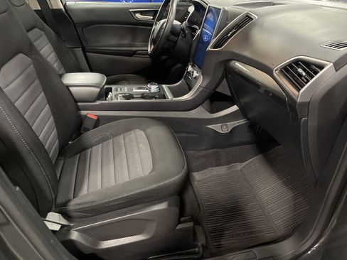 Used 2022 Ford Edge SE w/ Black Appearance Package image 13