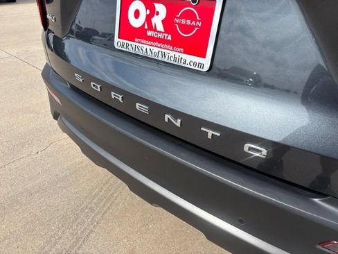Used 2021 Kia Sorento S AWD/4WD image 9