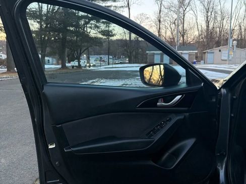 Used 2014 MAZDA MAZDA3 i Touring image 9