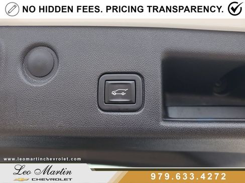 Used 2023 Chevrolet Equinox LT w/ Driver Convenience Package AWD/4WD image 8