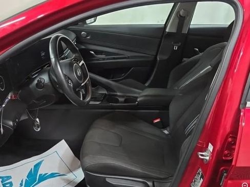 Used 2024 Hyundai Elantra SEL w/ Convenience Package FWD image 3