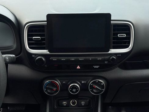 Used 2023 Hyundai Venue SE w/ Cargo Package image 29