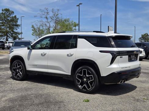 Used 2025 Chevrolet Traverse High Country AWD/4WD image 11