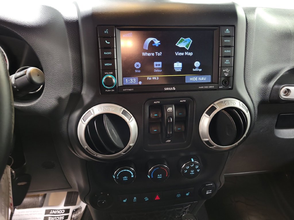 Used 2017 Jeep Wrangler Unlimited Rubicon w/ Cold Weather Group AWD/4WD image 18