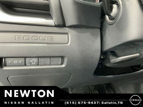 Used 2023 Nissan Rogue S FWD image 32