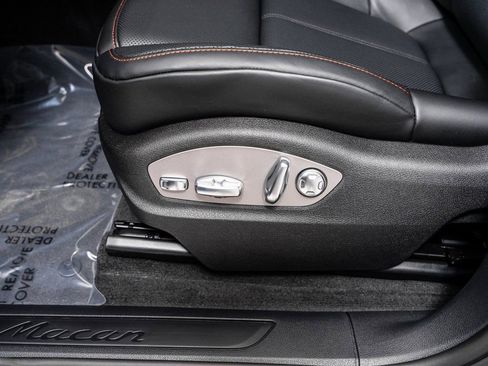 New 2026 Porsche Macan AWD/4WD image 25