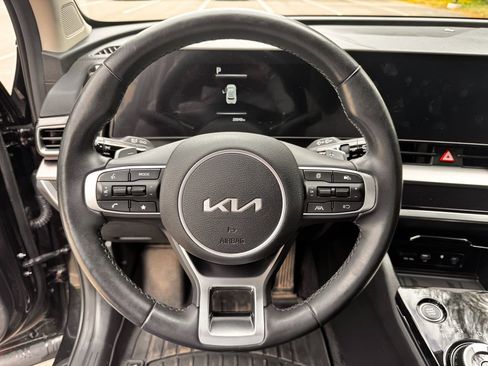 Used 2023 Kia Sportage EX AWD/4WD image 17
