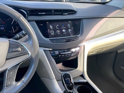 Used 2019 Cadillac XT5 Premium Luxury AWD/4WD image 9