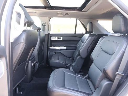 Used 2021 Ford Explorer Limited w/ Hybrid Equipment Group 310A AWD/4WD image 11