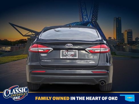 Used 2020 Ford Fusion SE image 6