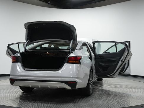 Used 2024 Nissan Altima 2.5 SV image 12