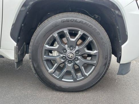 Certified 2025 Toyota Sequoia Platinum image 36