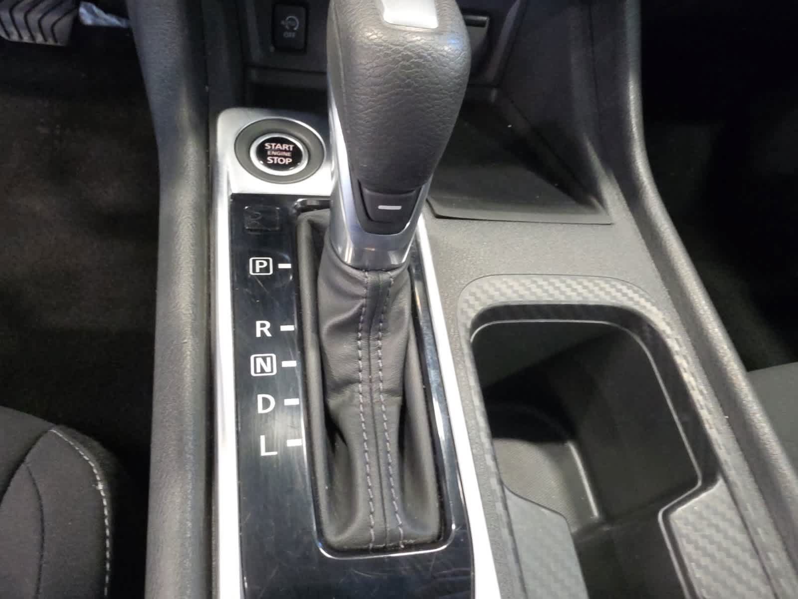 Used 2025 Nissan Sentra SV FWD image 18