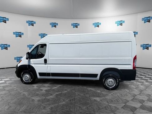Used 2025 RAM ProMaster 2500 w/ Convenience Group FWD image 3