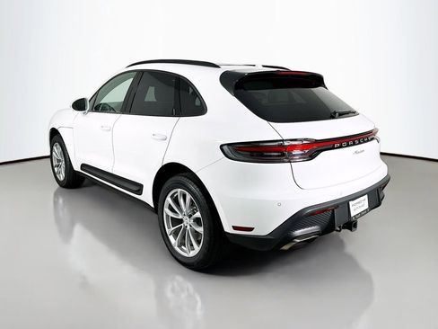 Used 2025 Porsche Macan image 3
