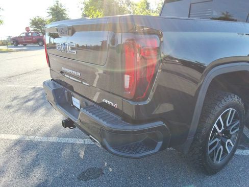 Certified 2022 GMC Sierra 1500 AT4 w/ AT4 Premium Package AWD/4WD image 16