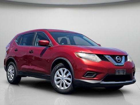 Used 2016 Nissan Rogue S FWD image 2