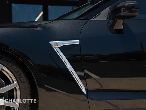 Used 2015 Nissan GT-R Premium AWD/4WD image 9