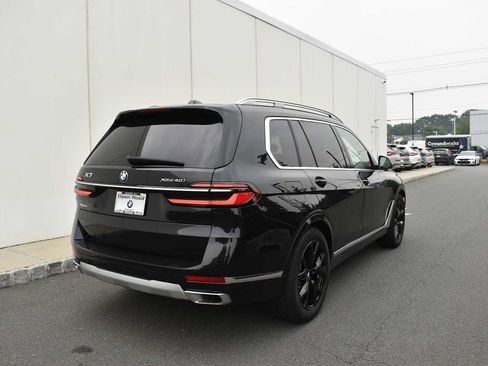 Used 2024 BMW X7 xDrive40i w/ Premium Package AWD/4WD image 5