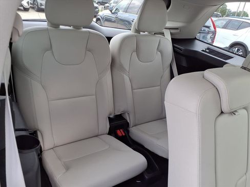 Certified 2024 Volvo XC90 B5 Core image 16