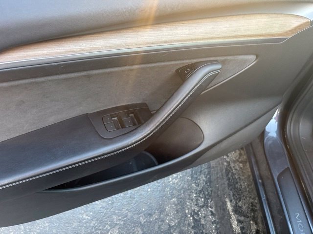 Used 2022 Tesla Model 3 Standard Range RWD image 9