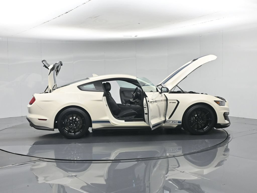 Certified 2020 Ford Mustang Shelby GT350 w/ Technology Package RWD image 4