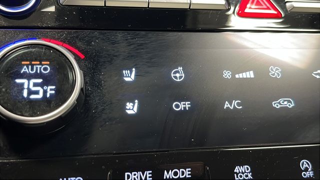 Used 2025 Hyundai Santa Fe Limited AWD/4WD image 42