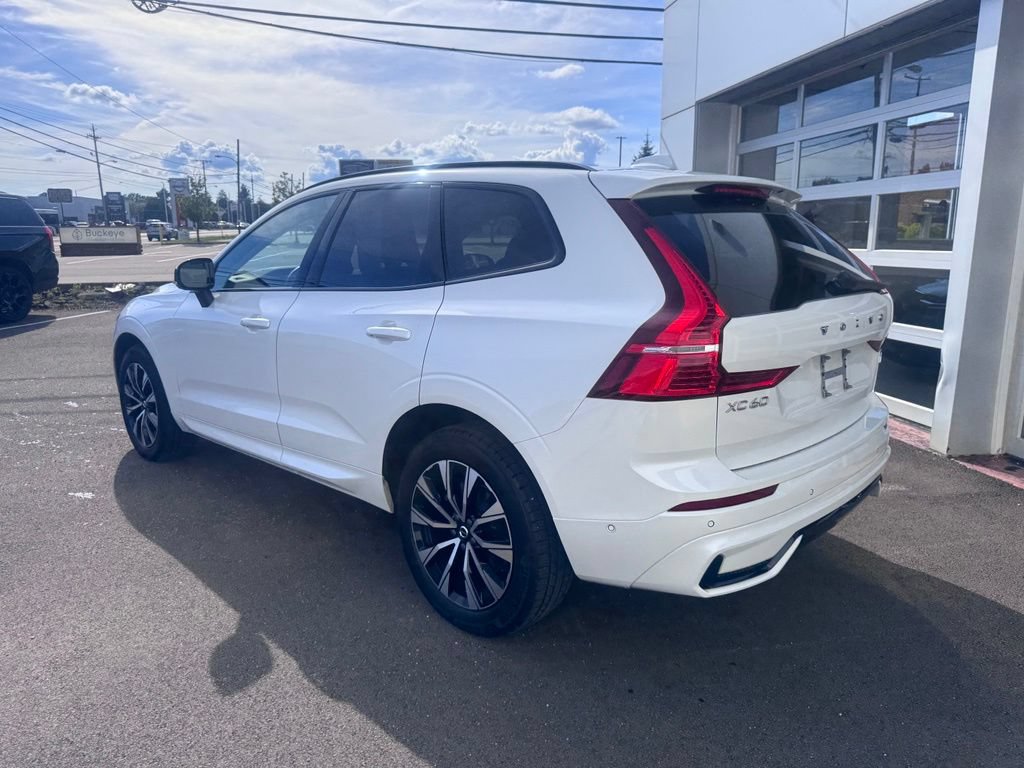Used 2025 Volvo XC60 B5 Plus AWD/4WD image 4