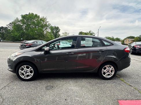 Used 2015 Ford Fiesta SE image 7