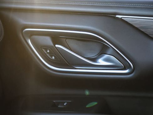 Used 2022 Chevrolet Tahoe Z71 w/ Luxury Package image 22