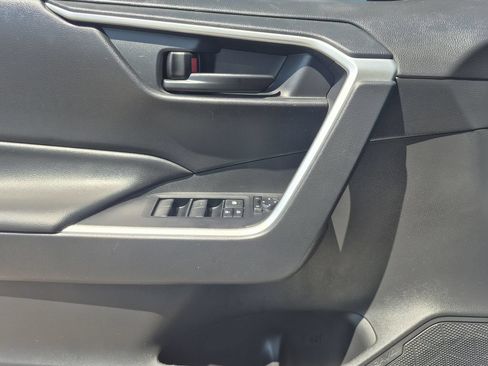 Used 2023 Toyota RAV4 LE AWD/4WD image 7