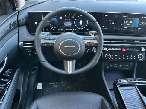 New 2025 Hyundai Tucson Limited image 11