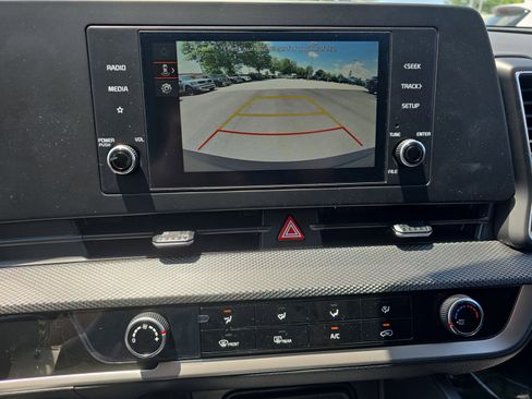 New 2025 Kia Sportage LX image 21